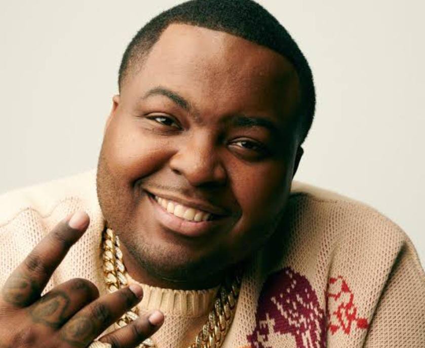 Arrestan a Sean Kingston por fraude millonario 

Hace algunas horas se dió a conocer que el cantante #SeanKingston y su madre fueron detenidos e ingresados a la cárcel de Florida, el pasado domingo, por los delitos de robo y fraude de dinero y joyas que...