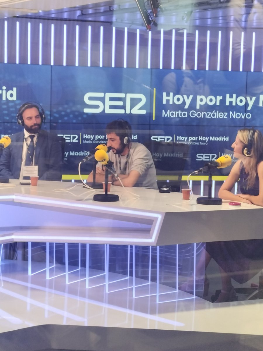 madridinnova's tweet photo. En @HoyxHoyMadrid  de @La_SER  #Madridinnovation ha mostrado lo que hacemos para fomentar la innovación en @MADRID : plataforma digital, eventos, centros de innovación, iniciativas... 
@AngelNinoQ @iLABMadrid @Puerta_Inno @LaNaveMadrid @Aravaca_innolab @MadridinGame @milmadrid_ https://t.co/c2uX9dfny4
