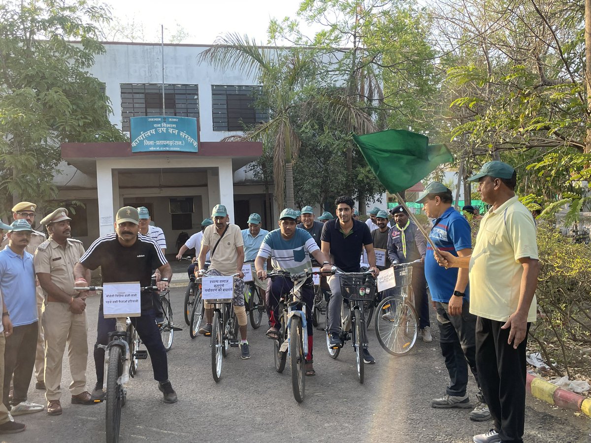 vikesh1340's tweet photo. cycling rally for environment awareness 
,Our planet needs us more than ever. The ongoing severe heat wave is a stark reminder that it's time to wake up. Let's commit to sustainable living and protect our environment for future generations. https://t.co/5qnaeQ9ddy
