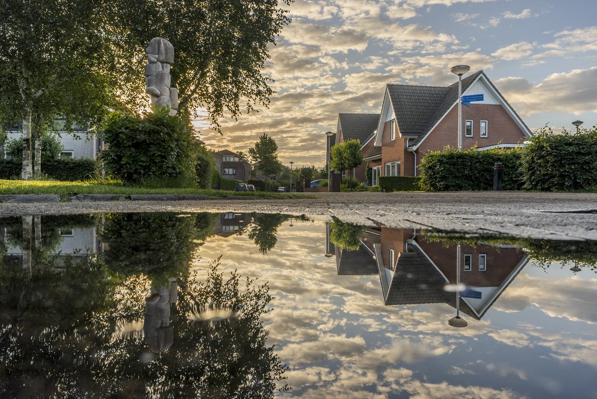 Goedemorgen, spiegelende regenplas in Meteren,..
#nederland #dutch <a href="/BuienRadarNL/">Buienradar</a> <a href="/Weerplaza/">Weerplaza.nl</a> <a href="/OmroepGLD/">Omroep Gelderland</a> <a href="/WNLVandaag/">WNL Vandaag</a> #wnl