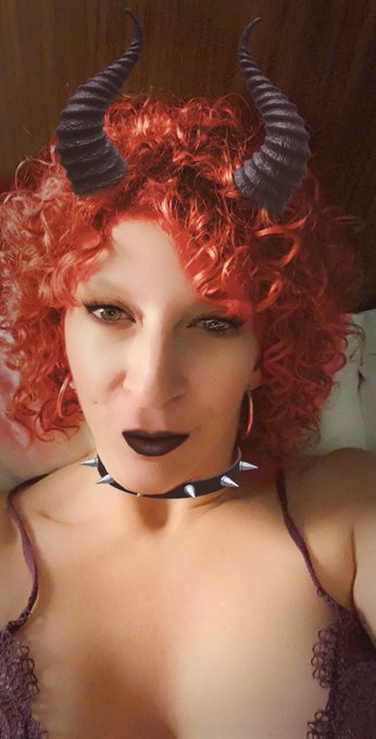 I love messing with the filters on my #premium @Snapchat 🤣 Add me on https://t.co/AaEQxDvxmF  ❤️ Let's<a href="/tag/premium"class="tags">#premium</a>