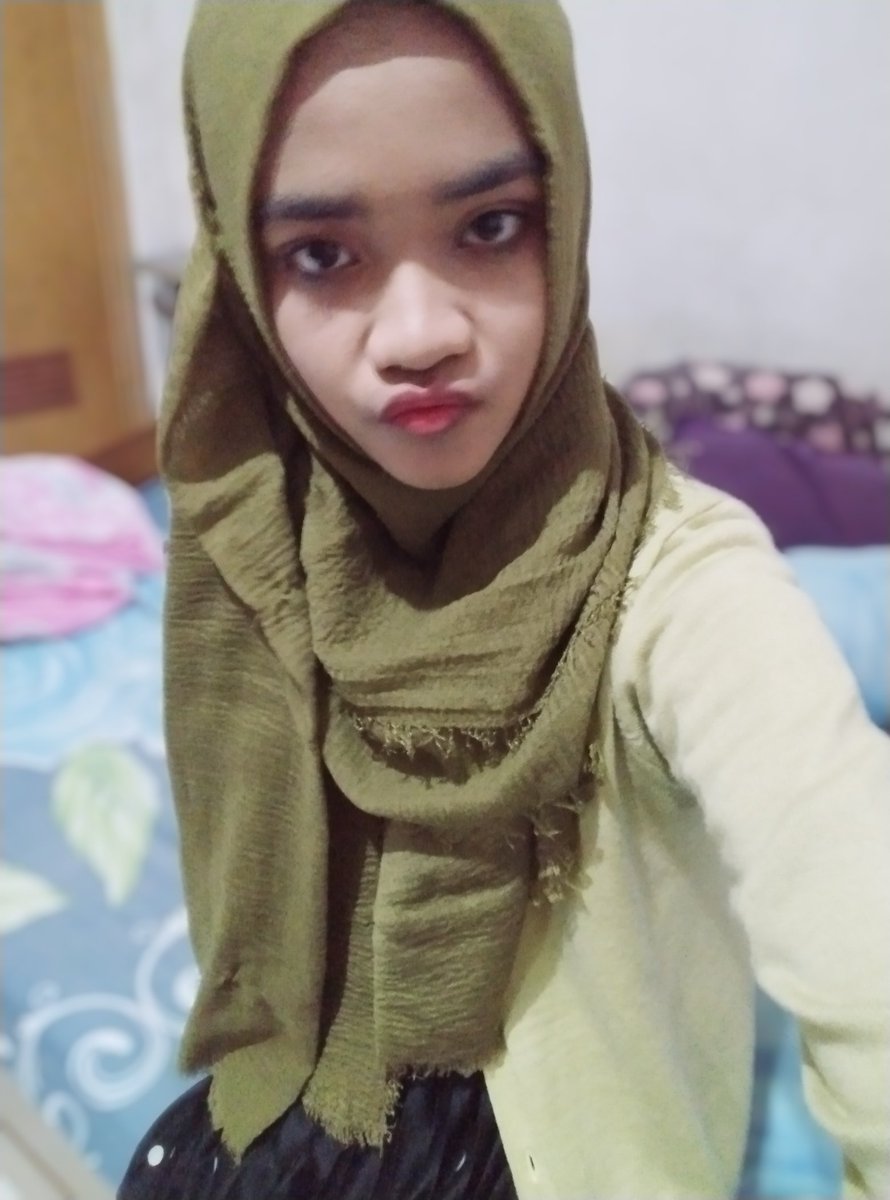 etherealjamilah's tweet photo. Selfie today before after bljr simak UI pagi ini 🤗😁 Ndah menuju @FISIP_UI aamiin #studying #studytwt #study #AMBISVERSE #ambistwt #studytimelapse #studyvlog #todayprogress #ptn2024 https://t.co/DpsEX3YSwo