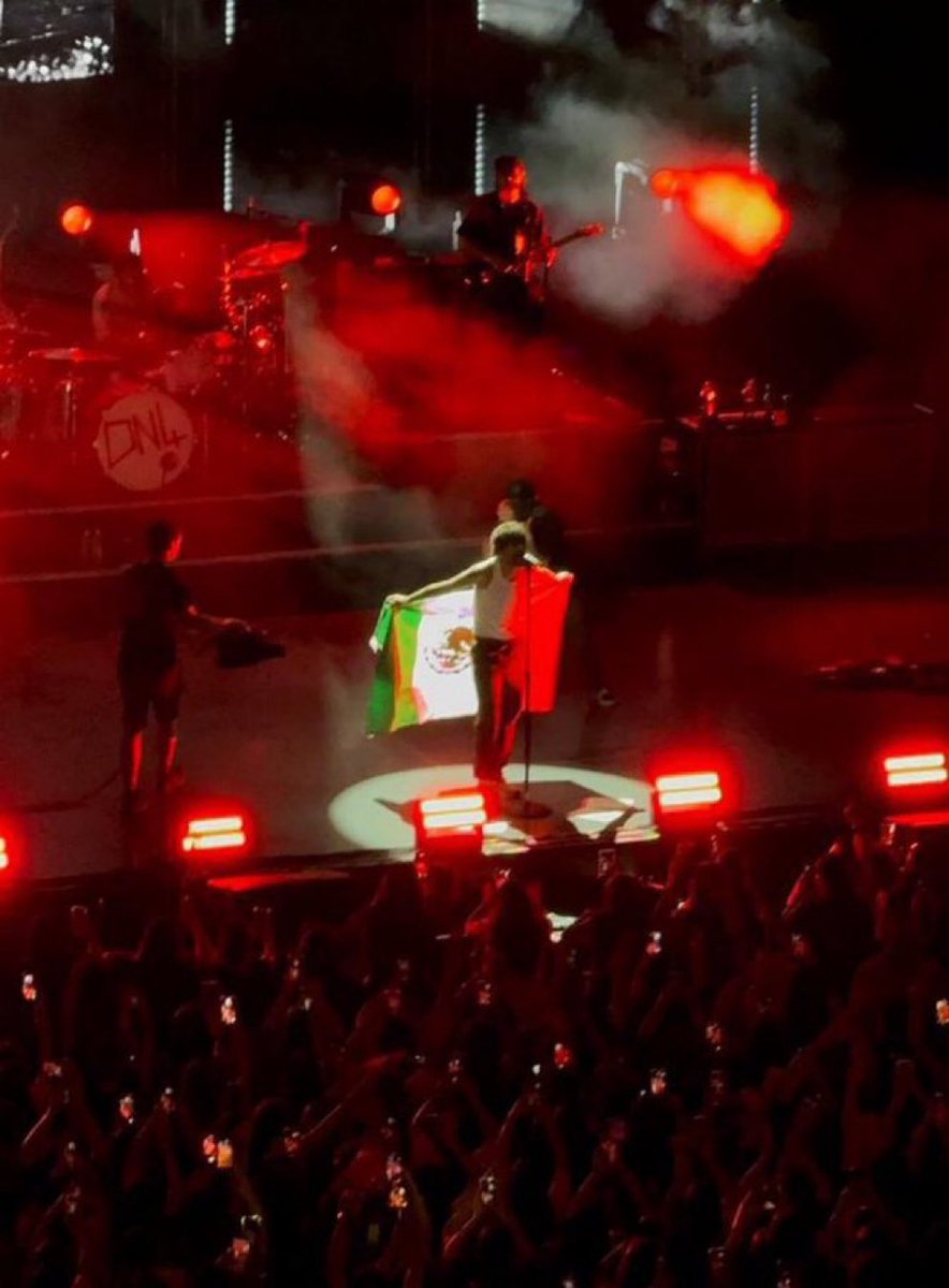 loueoiioii's tweet photo. ya mamaste luis miguel ya tenemos un nuevo SOL DE MÉXICO y ese es LOUIS TOMLINSON https://t.co/rrS81Dtmni