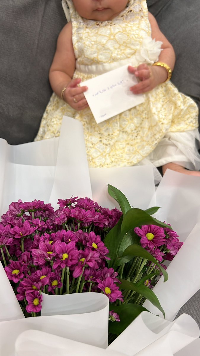 -
واللطفُ أنتِ ووجنتيكِ وبسمةً
من ثغركِ الوضّاء تمنحنا الضياء 

يا كُلّ أحبابي وكلّ مشاعري
مِنكِ استمدّ الزهرُ مروتنا النقاء♥️
#مروَة_الحمّاد