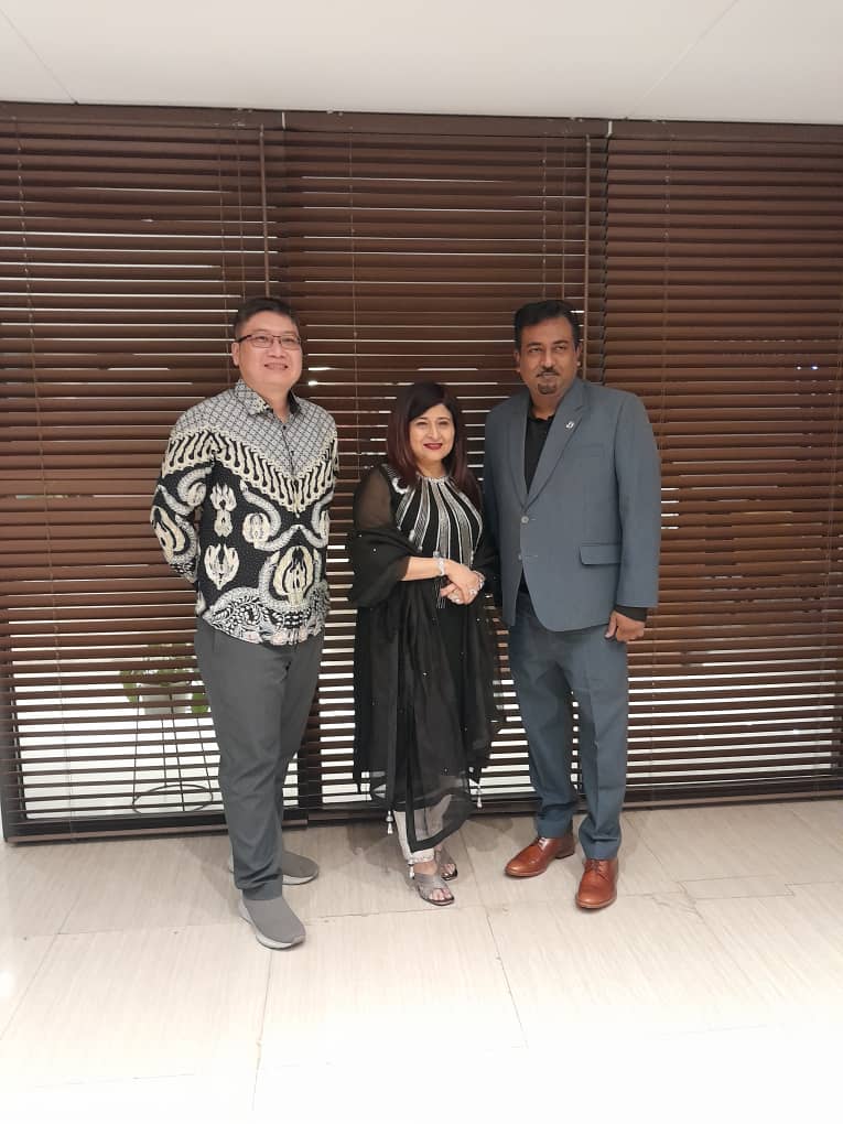 Our Acting CEO, Dr Siva Kumaran's, recent meeting with Her Excellency Haznah Md. Hashim, High Commissioner of Malaysia to the People's Republic of Bangladesh and CEO of GD Assist, Madam Farzanah
Read more: linkedin.com/posts/thomsonh…