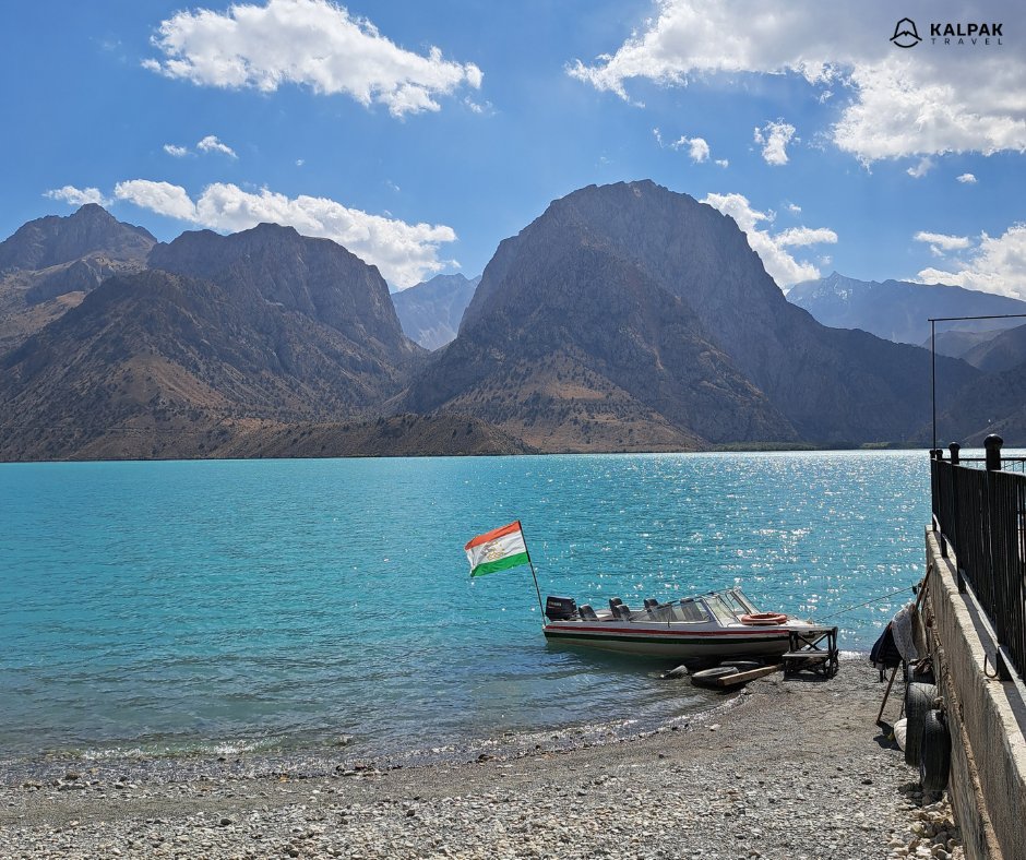Kalpak_Travel's tweet photo. 🏞️ Experience the breathtaking beauty of Tajikistan's nature and charming villages! 
#Tajikistan #CentralAsia #ExploreCentralAsia 📸 https://t.co/6KXH4z6ObN