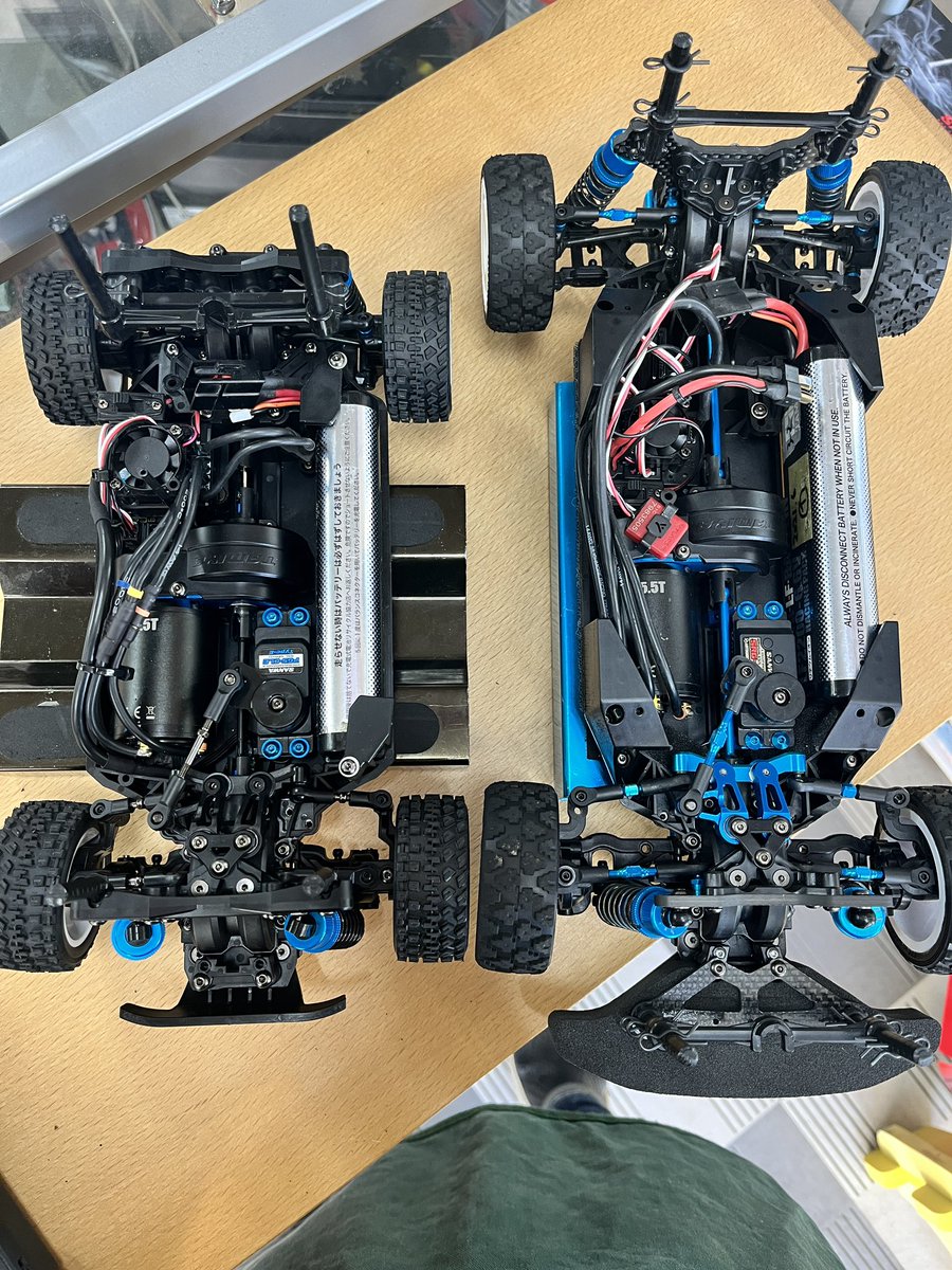 アンプも載せました。 XM-01とXV-02のサイズ比較も。