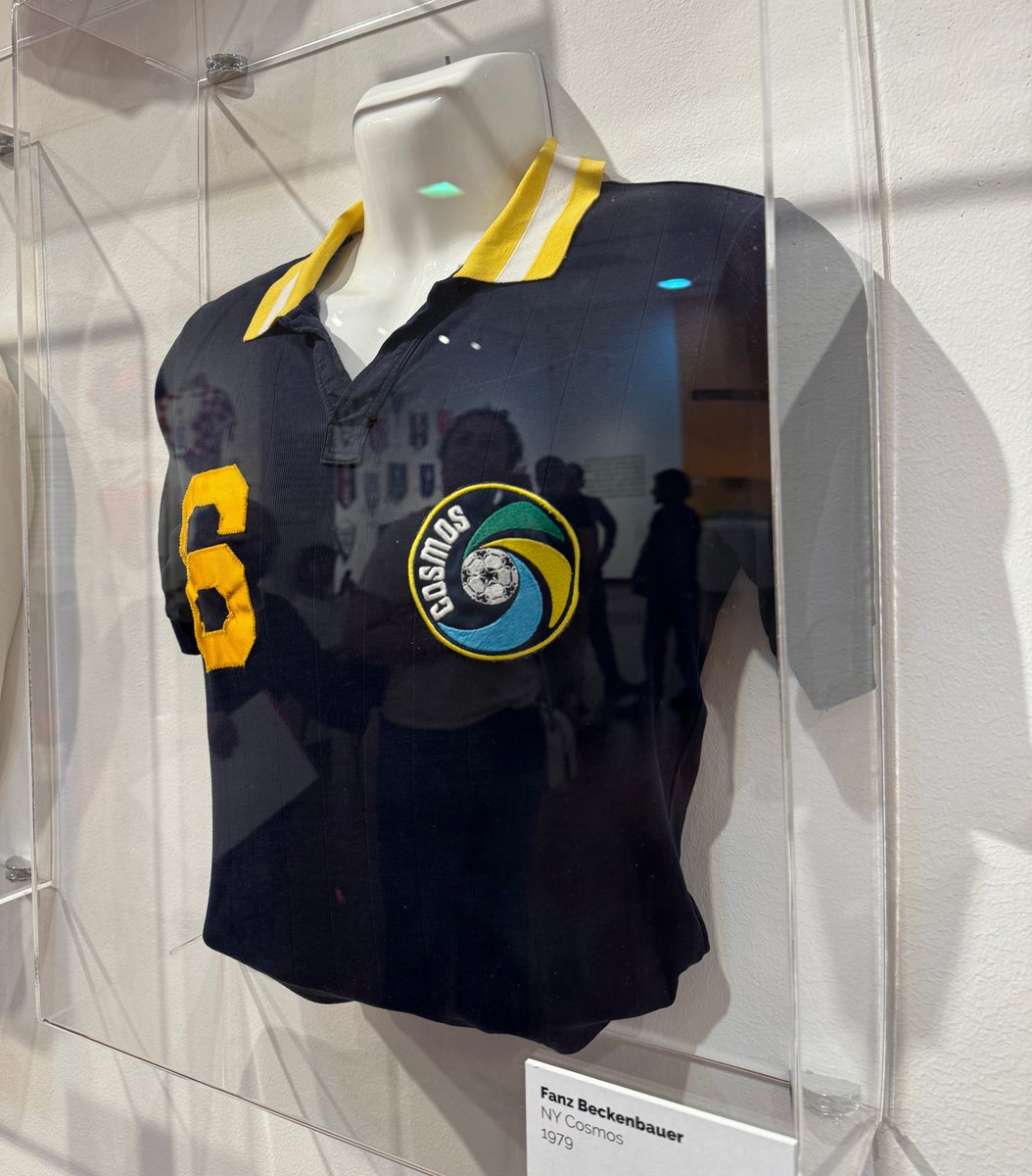 Franz Beckenbauer forma parte de nuestra exposición "El futbol como pretexto".

¡Visítanos!

📆 Martes a Domingo
⏰ 10 am a 6 pm
📍Pabellón Cultural de Monterrey (Bajos del Palacio Municipal)
🎟️ Entrada libre

#Somos26 #MonterreyEstamosListos