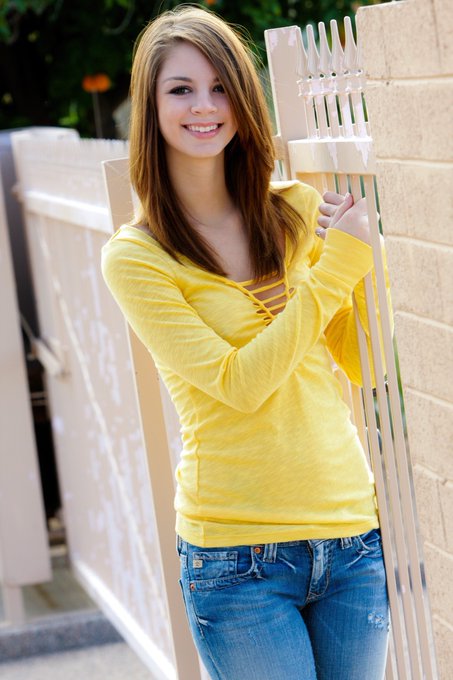 Good times and tan lines. 🌞🌊  Studio @ModelsOfTYM  Production @TheEmslieAgency  Community @Follw_Official  🔗<a class="tags" href="/tag/modelsoftym">@modelsoftym</a>