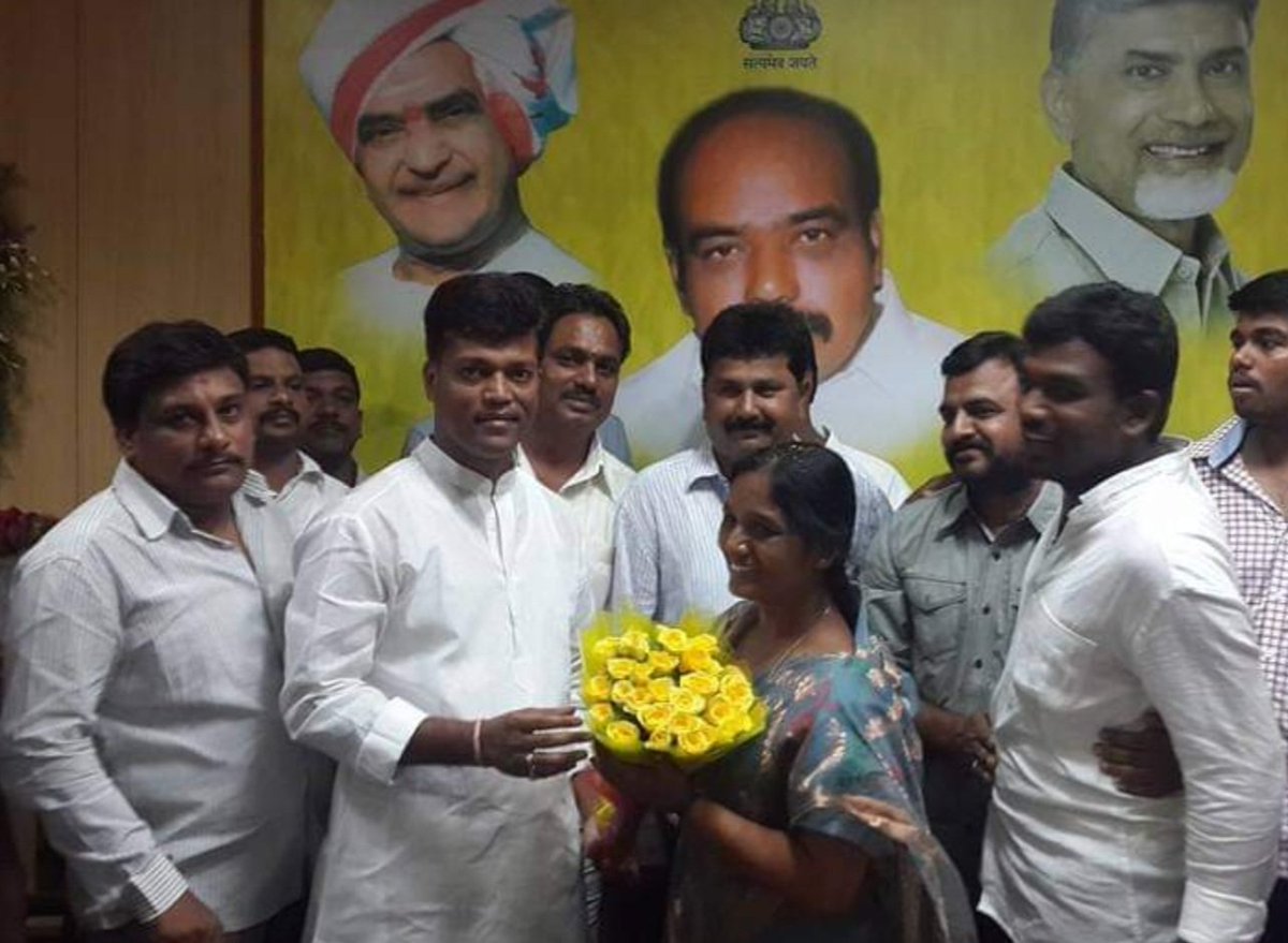 GADILASRIKANTH2's tweet photo. Congratulations to Paritala sunitha Akka and @IParitalaSriram https://t.co/Dn2N7pVpFe