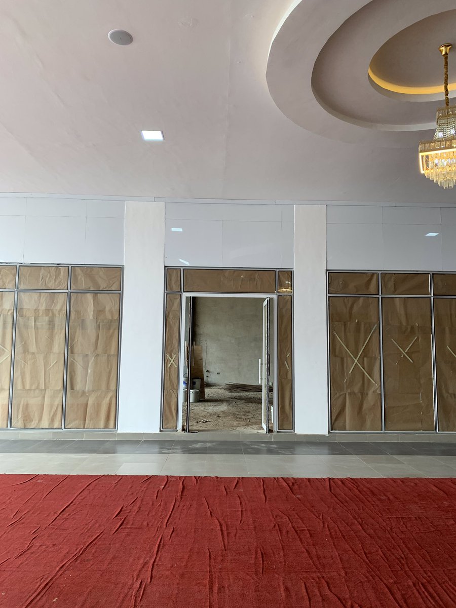 ILREmirateMall's tweet photo. Contact Us: Retail@ilorinemiratemall.com or +234 806 877 4629
Expand your business and reach a wider audience with a store at #IlorinEmirateMall. This amazing space is ready for you! #RetailSpaceAvailable https://t.co/o9zZlUNXZa