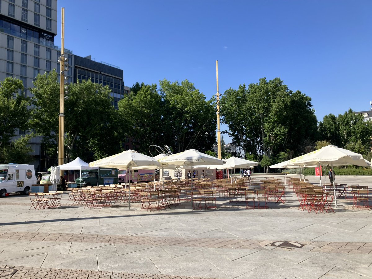 ana_coffee&wine tweet media