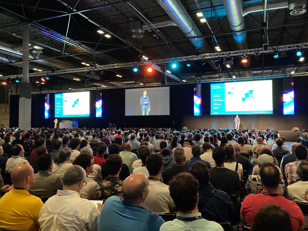 AWS España (@awscloud_es) on Twitter photo 🎤 Albert Sellares <a href="/whatsbcn/">Albert Sellarès</a> <a href="/Adevinta/">Adevinta</a> en el escenario del Keynote del #AWSSummit Madrid 2024, contando su experiencia con AWS y su proceso de migración a la nube ☁️ 🎤 Albert Sellares <a href="/whatsbcn/">Albert Sellarès</a> <a href="/Adevinta/">Adevinta</a> en el escenario del Keynote del #AWSSummit Madrid 2024, contando su experiencia con AWS y su proceso de migración a la nube ☁️