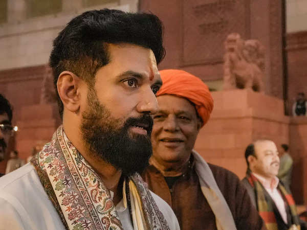 I simply love this man! He is Real Hanuman for .<a href="/narendramodi/">Narendra Modi</a> Ji &amp; .<a href="/AmitShah/">Amit Shah</a> Ji!

.<a href="/iChiragPaswan/">युवा बिहारी चिराग पासवान</a> 's immediate declaration of FIRM support to NDA under PM Modi Ji, was really a very warm &amp; loving gesture.