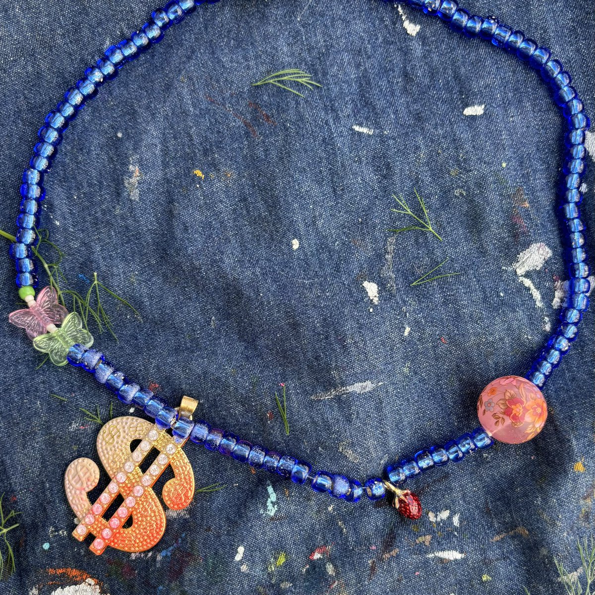thanshopiripiri's tweet image. #beading 
絵を描く前に色遣いの準備運動で作っているアクセサリー、また新しいものがいくつか増えたのでご紹介です 🍵既存の在庫に加えこちら個展へ持っていきます  𖧧

1. Raspberry bracelet 🍓
2.  Summer Breeze necklace 𓂅
3. Juicy necklace 𑁍
4. Girly techno necklace 🧬