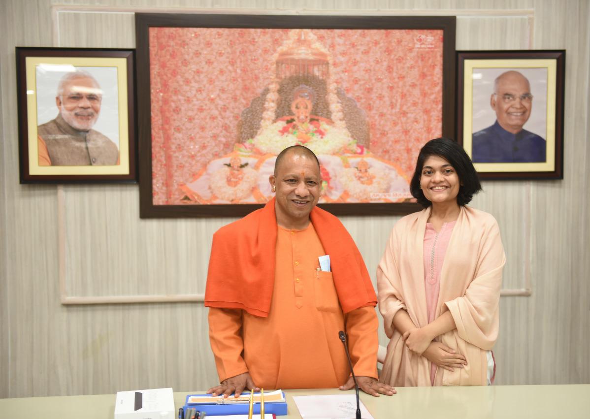 RashmiDVS's tweet photo. Wishing one of the greatest leaders of our times, Mahant of Gorakhnath Peeth, mathematician by education, and visionary Chief Minister, Yogi Adityanath Ji, a very happy birthday. May our society never forsake his dedication and sacrifice 🙏🚩 https://t.co/wbgwIygjZJ