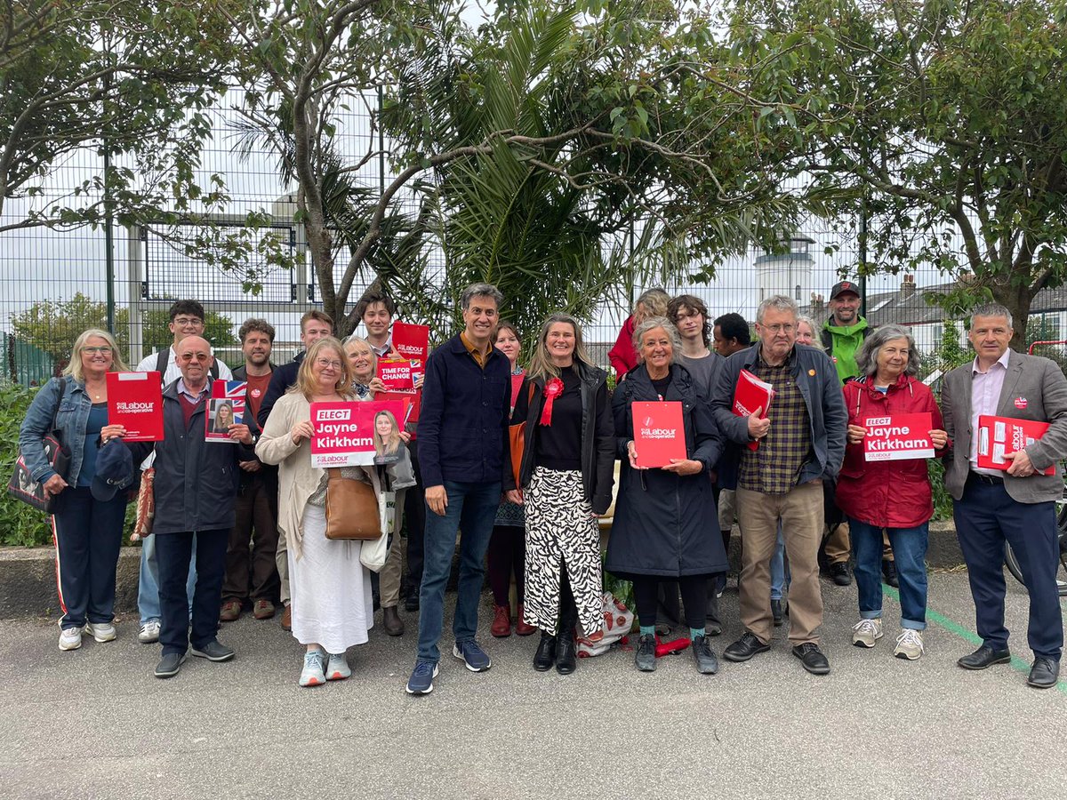 Laurie Magowan π πΉ (@magowan79) on Twitter photo Great to be canvassing with <a href="/Ed_Miliband/">Ed Miliband</a> and <a href="/JayneKirkham4/">Jayne Kirkham MP for Truro & Falmouth</a> in #Falmouth yesterday. Positive reaction to holding water companies to account and setting up Great British Energy. #VoteLabour πΉ Great to be canvassing with <a href="/Ed_Miliband/">Ed Miliband</a> and <a href="/JayneKirkham4/">Jayne Kirkham MP for Truro & Falmouth</a> in #Falmouth yesterday. Positive reaction to holding water companies to account and setting up Great British Energy. #VoteLabour πΉ