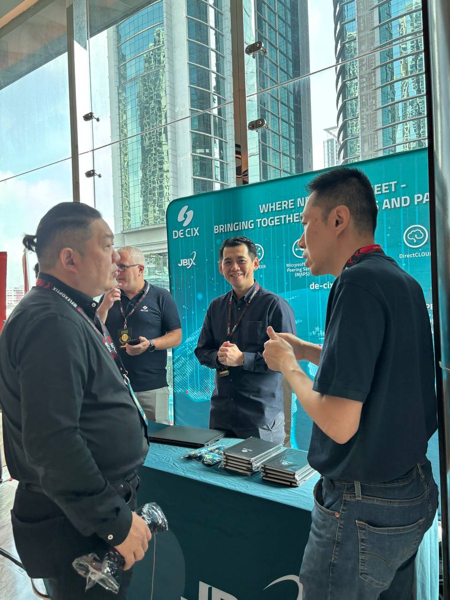 jbixmy's tweet photo. That’s a wrap at #MYNOG11! 🚀 

It's been an amazing day meeting everyone at our booth and discussing our interconnection services and solutions. Thank you for stopping by and engaging with DE-CIX Malaysia. See you next year! 👋✨

#decixmalaysia #mynog11 https://t.co/8cJ5lLXaxV