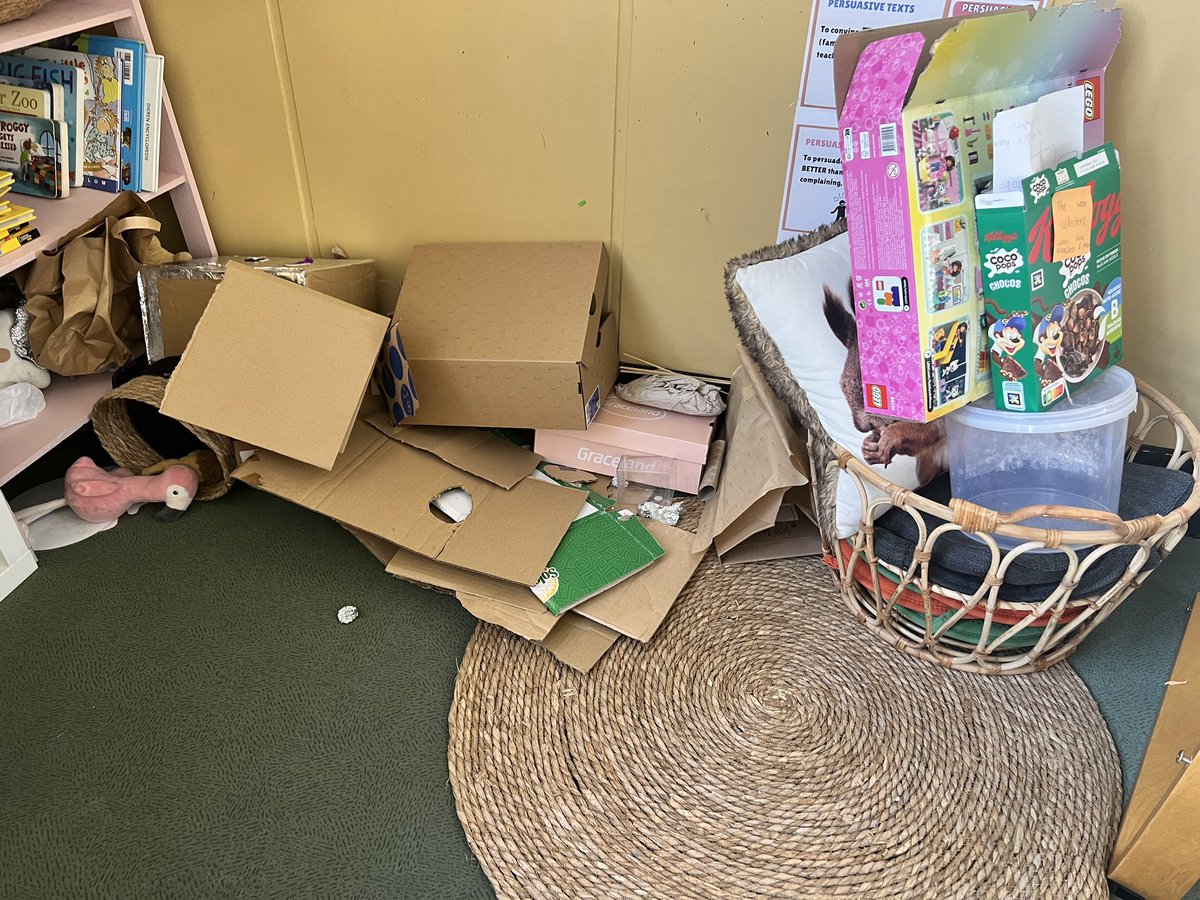 MissCarlaD's tweet photo. When you're an inquiry-driven yet meticulously organized teacher with a hint of OCD about classroom environments, and your Ss are taking action by building rainwater collectors... 🙈😱 #teachlife #pypteacher #controlledchaos #junkyard https://t.co/adMI04wr6n