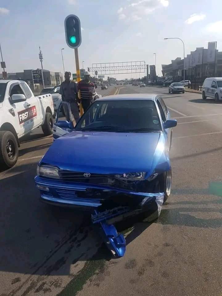 SavageMaveriick's tweet photo. Someone attached conversation when accident was reported😭😭😭😭😭😭 https://t.co/5e2Ar8gFuh