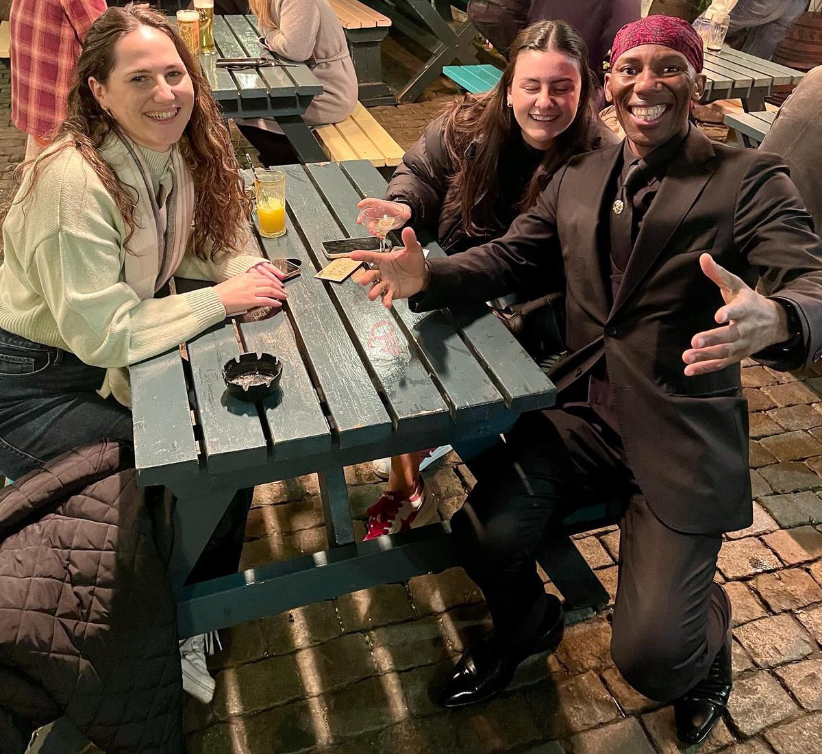 Guess what?!  It’s #MAGICWEDNESDAY  @thestationhousew3 📍 🎩 🪄 
The place where the enjoyment never stops. Stop by if you’re in the area for so much #laughs 😆, so much #wonder 😳 and a sprinkle of #magic 😎 ✨

👸🏽 ❤️

#mindmagic 🧠 
#cardmagic 🃏
#firemagic 🔥
#hypnosis 😵‍💫