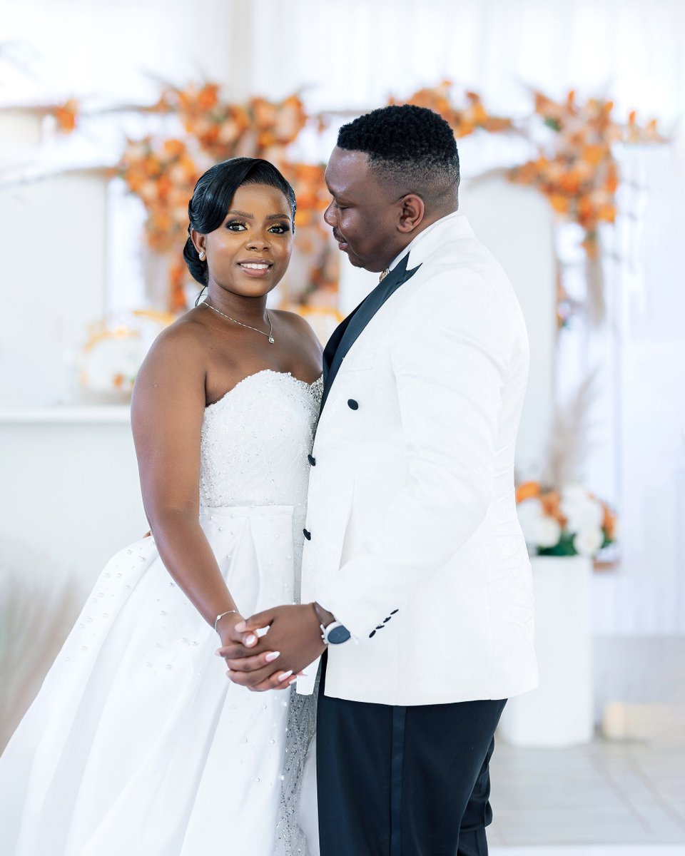 TukeniStudio's tweet photo. Recent Jpegs from Kuda and Yolanda’s Wedding
Congratulations to these 2 

Photography and Videography | @TukeniStudio 

Visit our website to learn more about us and our portfolio | https://t.co/FItV3tNjl8

#zimcouples https://t.co/6jK360rT1j