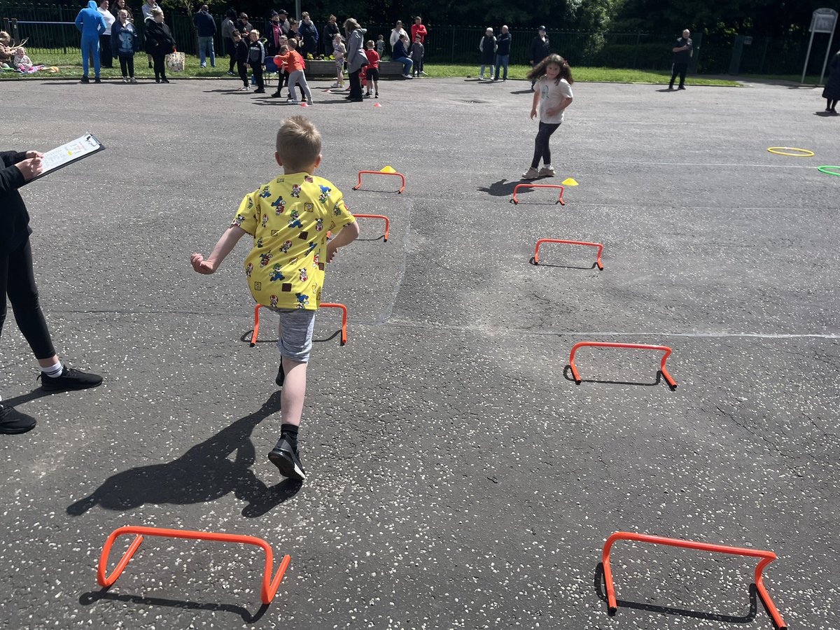 BPSMrsKedslie's tweet photo. Some action shots of P3 Team Wellstood! 🟡 https://t.co/brHAI0RNcx