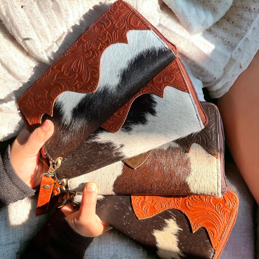 CraftingAncient's tweet image. Elevate your style with our Trendy Leather Hobo Clutch! 👜💫
Shop Now : ancientcrafting.com
#leatherbags #leathercollection #leatherclutch #leatherbagscollection #handmadeleatherbags #onlineleathershop #onlineleatherbagstore #leathercraft #vintageleathercollection #theacolyte