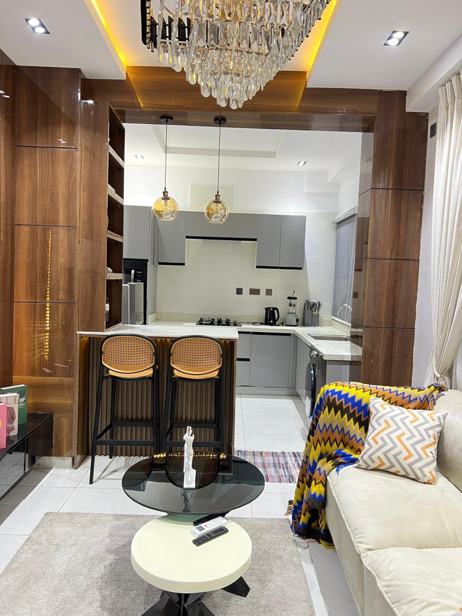 YanfeHomes's tweet photo. Open Plan Kitchen 
Fully Air-conditioned
24hours Internet 
24hours Electricity 
Netflix 
Housekeeping 
Dstv
Clean Water
Secure Estate/Environment 
Ample Parking Space https://t.co/pRQbEdRPtz