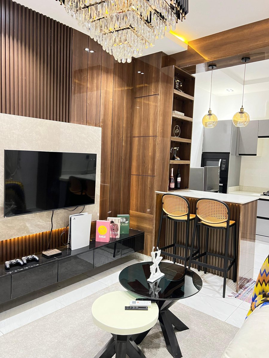 YanfeHomes's tweet photo. Open Plan Kitchen 
Fully Air-conditioned
24hours Internet 
24hours Electricity 
Netflix 
Housekeeping 
Dstv
Clean Water
Secure Estate/Environment 
Ample Parking Space https://t.co/pRQbEdRPtz