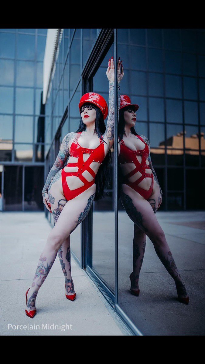 Mistress Porcelain tweet media