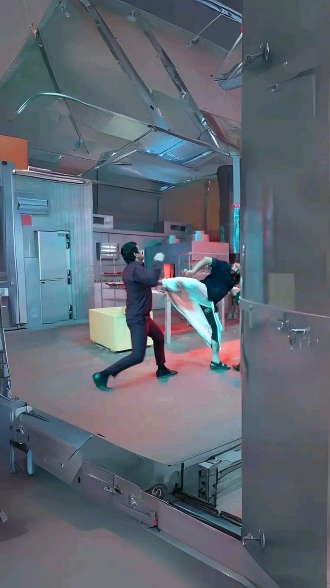 EndhaaalleK's tweet image. 72 വയസ്സ് 😌🔥

ഈ പടത്തിൽ ഇങ്ങേർ 🥹🔥
മൈർ ഈ പ്രായത്തിൽ ഇതൊക്കെ സമ്മതിച്ചു തന്നെ കൊടുക്കണം 🙏...
Extreme Dedication🙏

#mammootty #turbomodeON #turbo