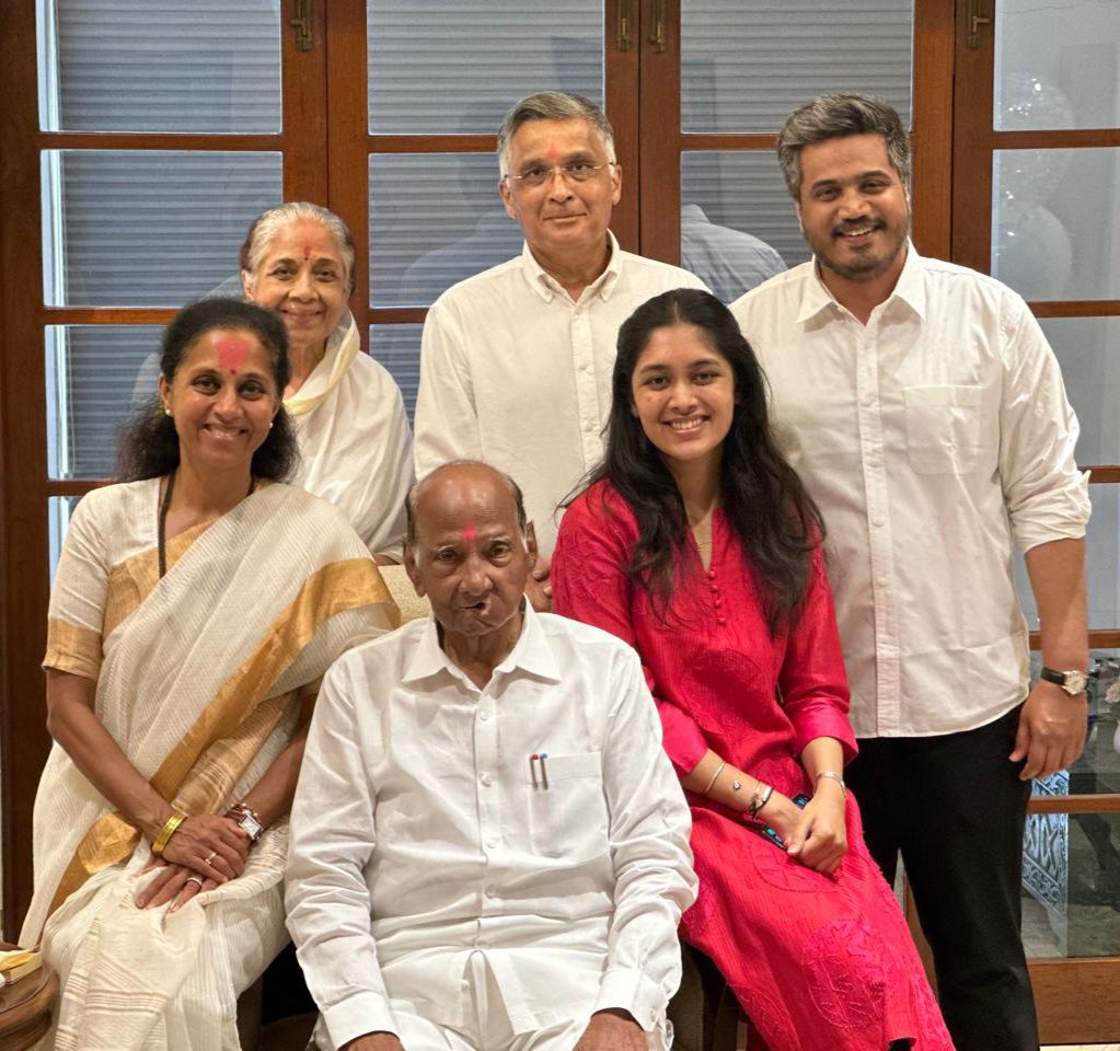 Supriya Sule tweet media