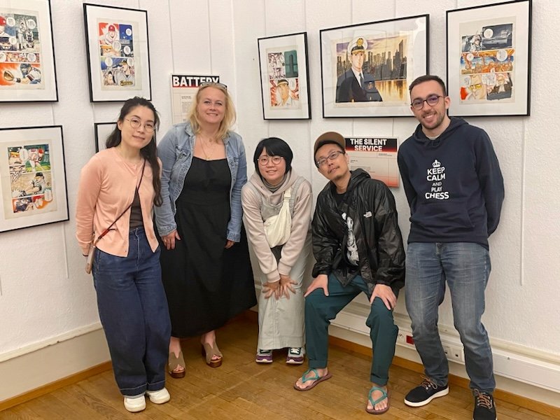 Nous avons eu la joie de recevoir les représentants du Musée International du Manga de Kyôto <a href="/kyotomm/">京都国際マンガミュージアム</a> et la caricaturiste Dede à notre exposition dédiée à Kaiji Kawaguchi ! 🌟
Une convention a été signée entre nos deux musées en octobre 2022 à Kyôto. 🤝

#MEMA #KaijiKawaguchi