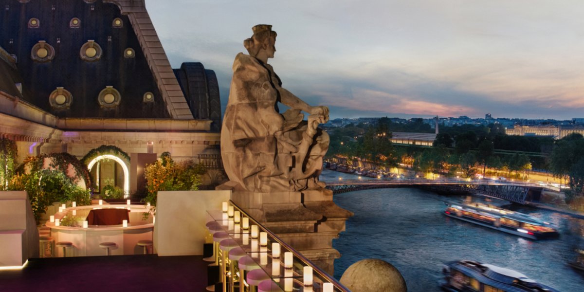 Brian Chesky tweet media