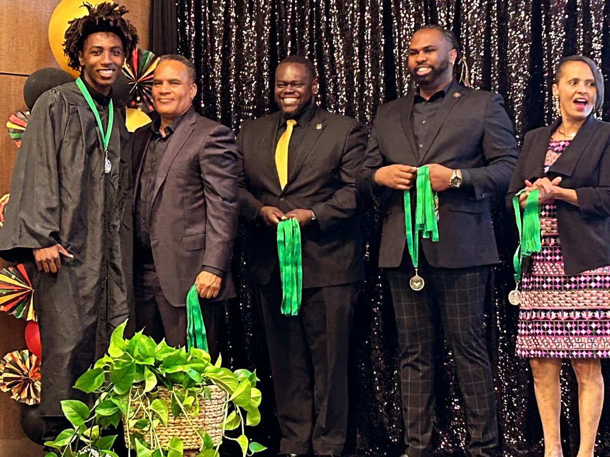ComptonUnified's tweet photo. CUSD held its ‘24 Black Graduation Celebration tonight at @DominguezHills, honoring 180+ graduating Black Scholars. Groups were recognized - Top 25 Scholars, Scholar Athletes, & band/attached unit members. Congrats all!
#blackgraduation #blackscholars #comptonunified #elevate https://t.co/mqvQpIpcLt