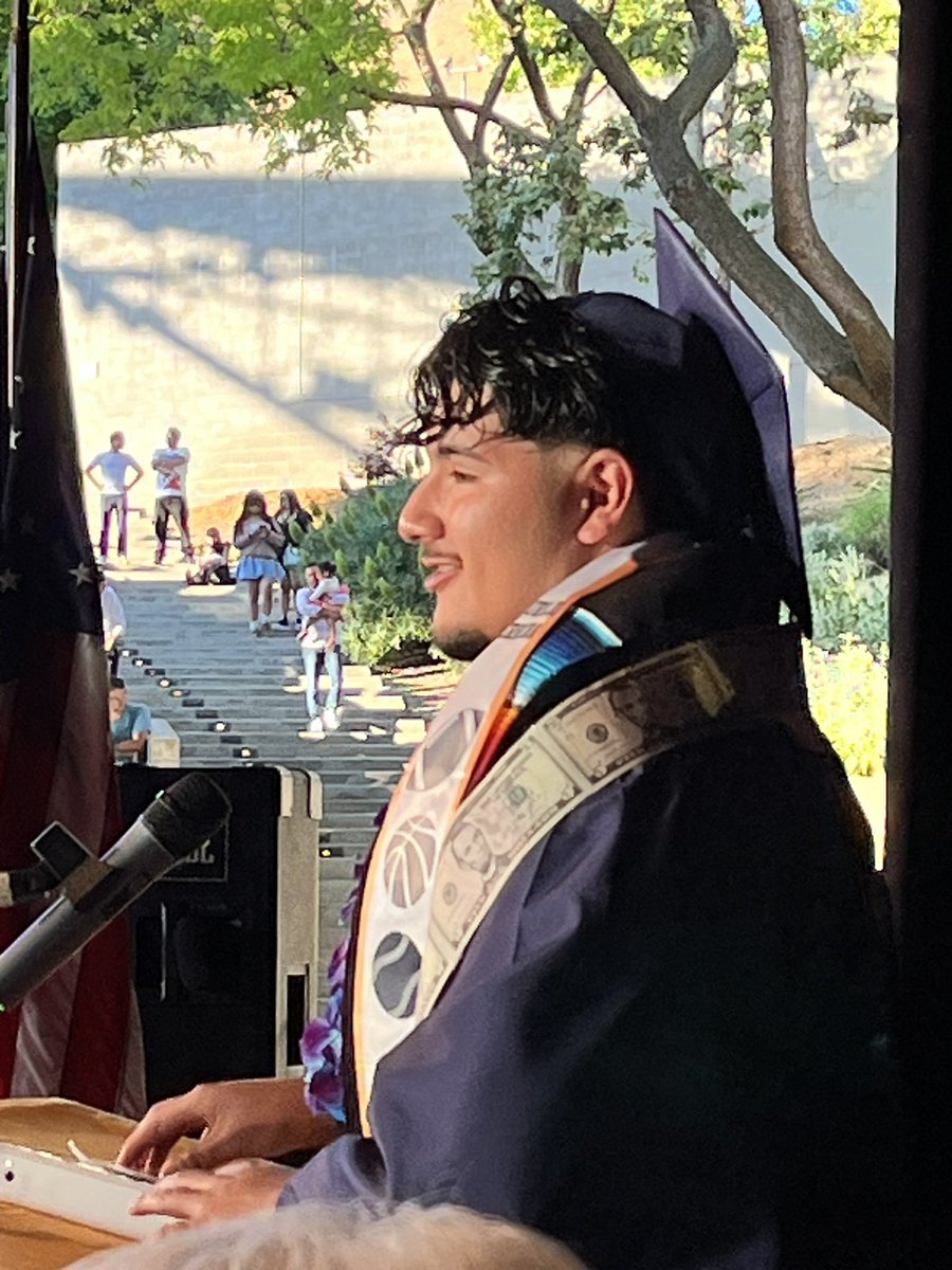 Aline H. Lee tweet media