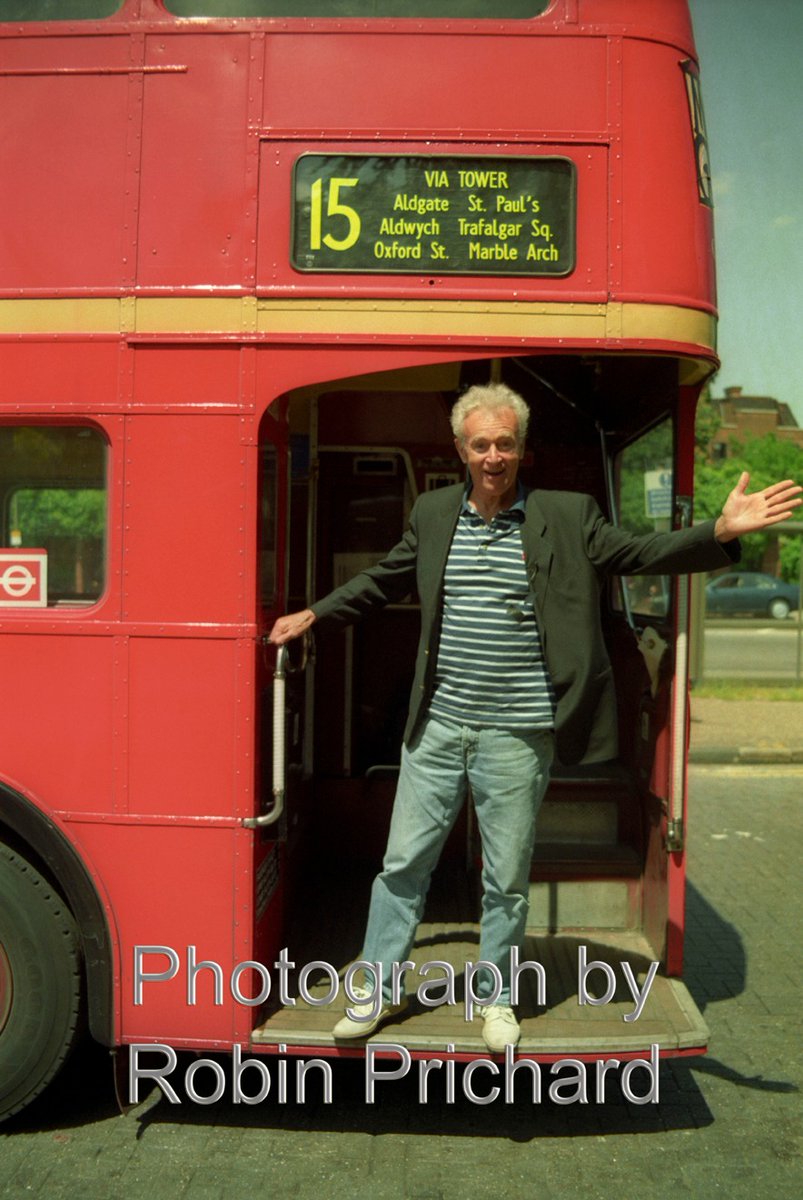 RobinTTL's tweet image. RIP William Russell. A kind and gentle man. Always a pleasure to spend time with. I'm glad he got to be in Doctor Who one last time. I knew him as Russ and here he is during the recording of his Myth Makers in 1996. #DoctorWho #WilliamRussell