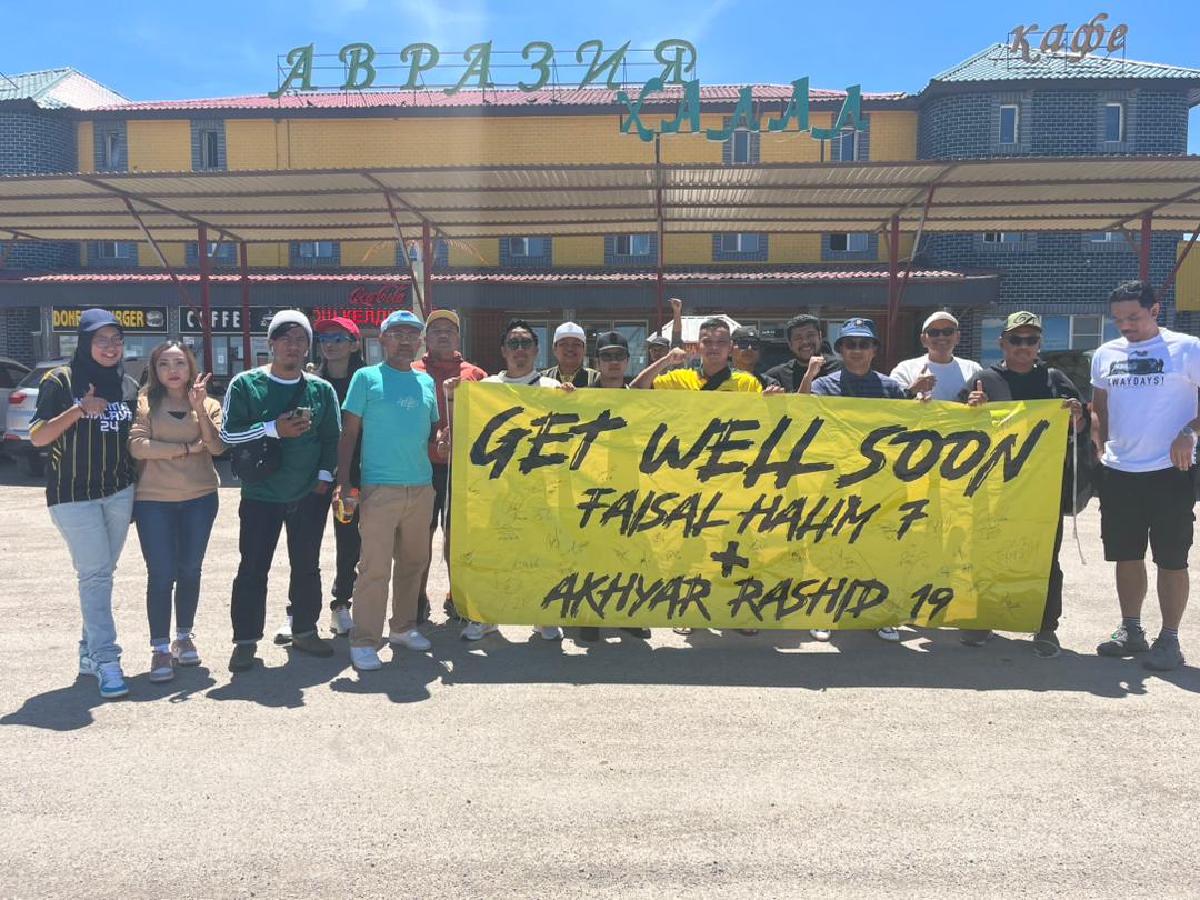 vocketfc's tweet photo. Sebahagian daripada penyokong Malaysia sudah tiba di Bishek, Kyrgyzstan demi memberi sokongan padu kepada skuad Harimau Malaya.
#HarimauMalaya
#Vocketfc https://t.co/Bd0NSGX2xe