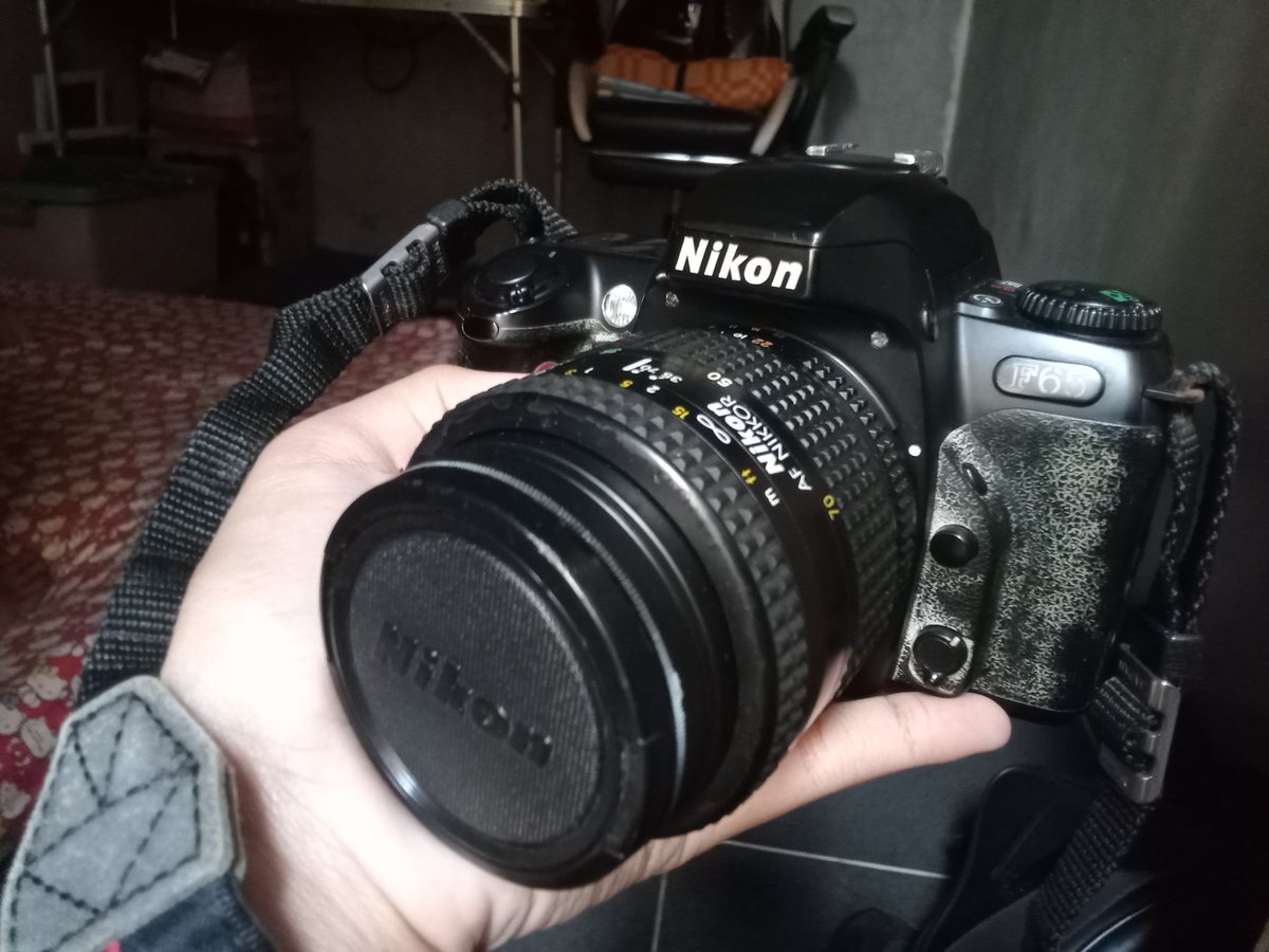 ChocoMilk_85's tweet photo. WTS 
Kamera Analog Nikon F65 
Baru 3x dipakai dulu,karena ada kamera digital baru keluar
•Kamera
•Strap Kamera
•Tas 
•Lensa Zoom
Price: 500k (Nego Tipis)
Bisa Ke Oren 🍊 atau Via BCA
#kamera #analog #kamerajadul #Nikon #NikonF65 #WTS https://t.co/F4yWc7ozjT