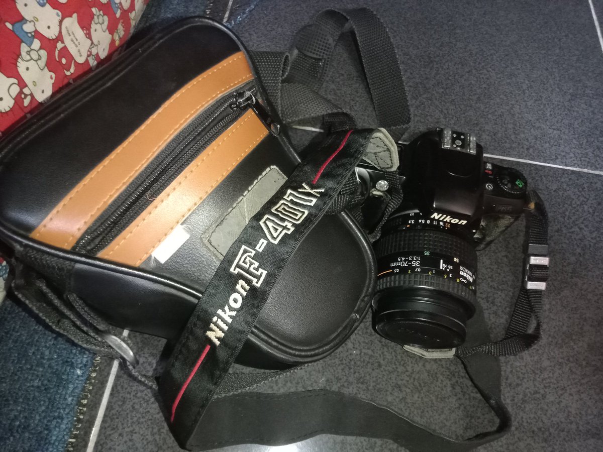 ChocoMilk_85's tweet photo. WTS 
Kamera Analog Nikon F65 
Baru 3x dipakai dulu,karena ada kamera digital baru keluar
•Kamera
•Strap Kamera
•Tas 
•Lensa Zoom
Price: 500k (Nego Tipis)
Bisa Ke Oren 🍊 atau Via BCA
#kamera #analog #kamerajadul #Nikon #NikonF65 #WTS https://t.co/F4yWc7ozjT