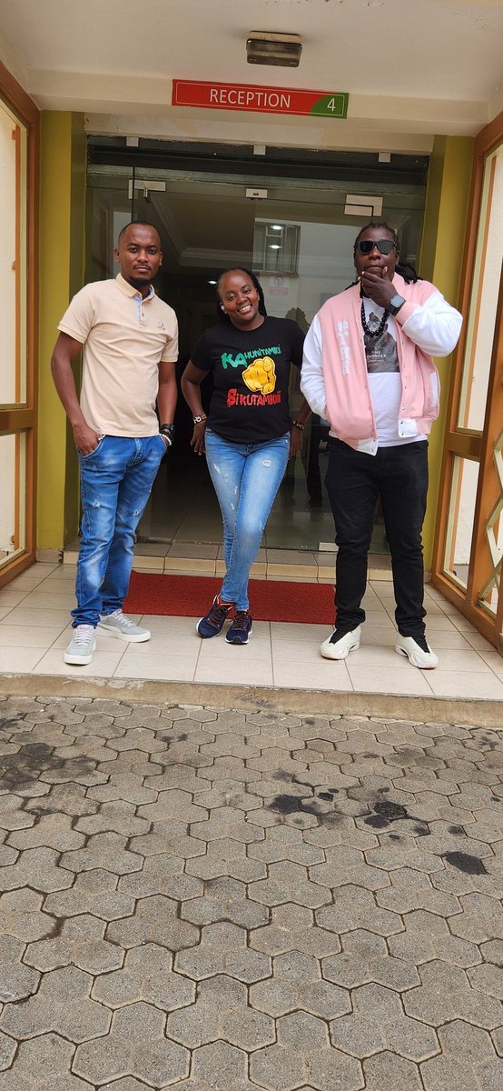 Siku ya wapendanao yaani mapenzi Wednesday! Ni gyaldem yupi wa power unacelebrate leo? 

#WaksTikiTaka 

Gyalchild rep <a href="/AQtee/">Ann Q-tee</a> The Don  <a href="/Ronixxthedon/">Dj Ronixx The Don</a> &amp; Your Favourite <a href="/bensu_mk/">Benson K</a>