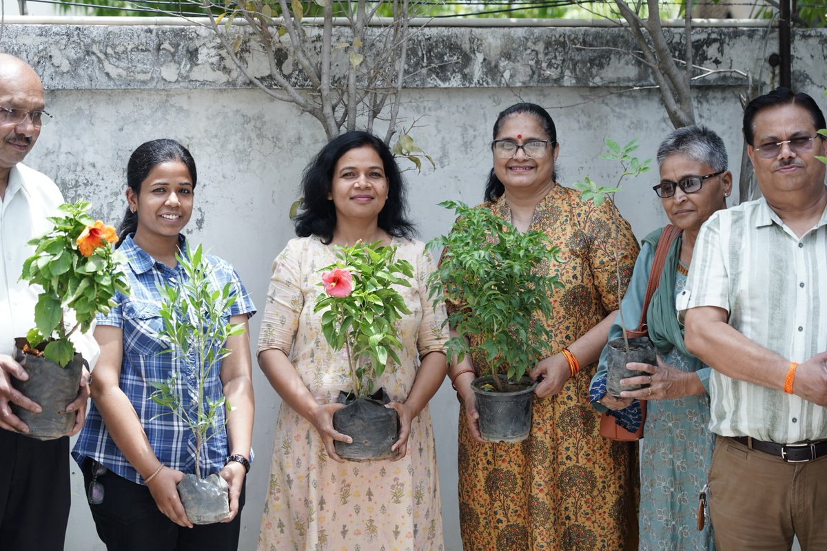 SUDA_UP's tweet photo. Today, on #WorldEnvironmentDay, a tree plantation program was held at the SUDA headquarters. Assistant Director Monika Verma highlighted the importance of tree planting in protecting the environment and noted that this day serves as a reminder to renew our commitment to preserving nature. Other SUDA officials and employees joined in planting trees, stressing the importance of conservation efforts. Let's plant trees and pledge to protect the environment for the well-being of all living beings.

#SUDA #UttarPradesh #EnvironmentDay #ProtectNature #NatureInspired