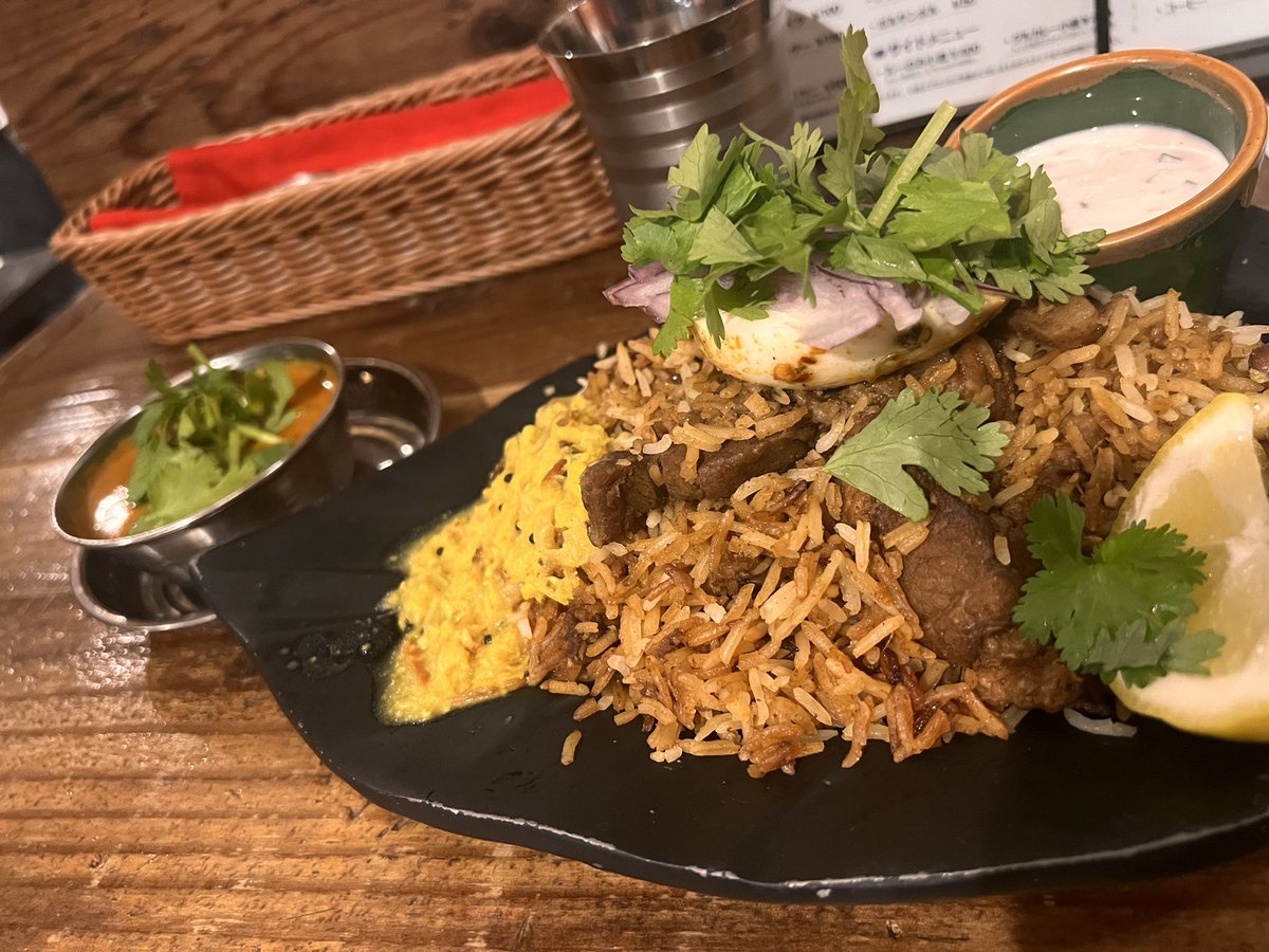 今日は外食機会なのにカレー屋に来てたよ…
肉肉でないですが旨旨でしたので
かなり満足です
苗🌱は出ないのでまたこなきゃ🤣

#カレーショップ初恋 

本日のビリヤニ+パクチーシュリンプ

#ピクミンカレー部 
#Pikminbloom #ピクミンブルーム