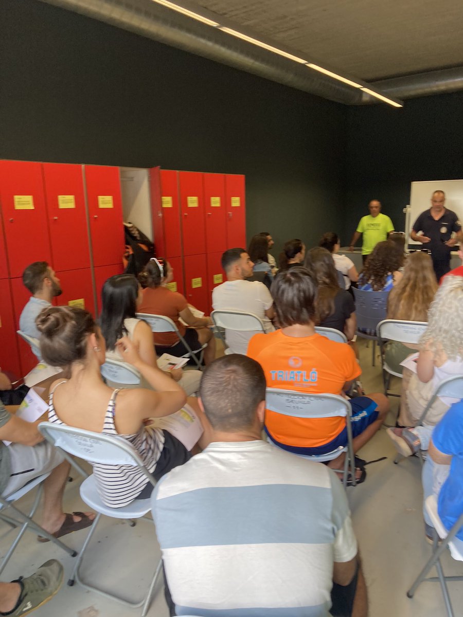 Empezamo curso pre congresual de tratamiento del #ahogado y #rescate con llenazo en el IMD #SEMES2024