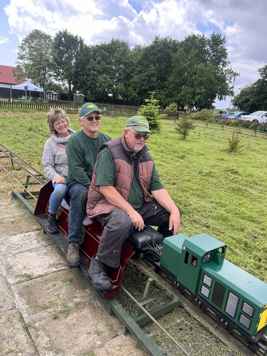 Our Community Development team are out today helping volunteers at Evergreens Miniature Railway - supporting them to keep this amazing community project going #volunteersweek