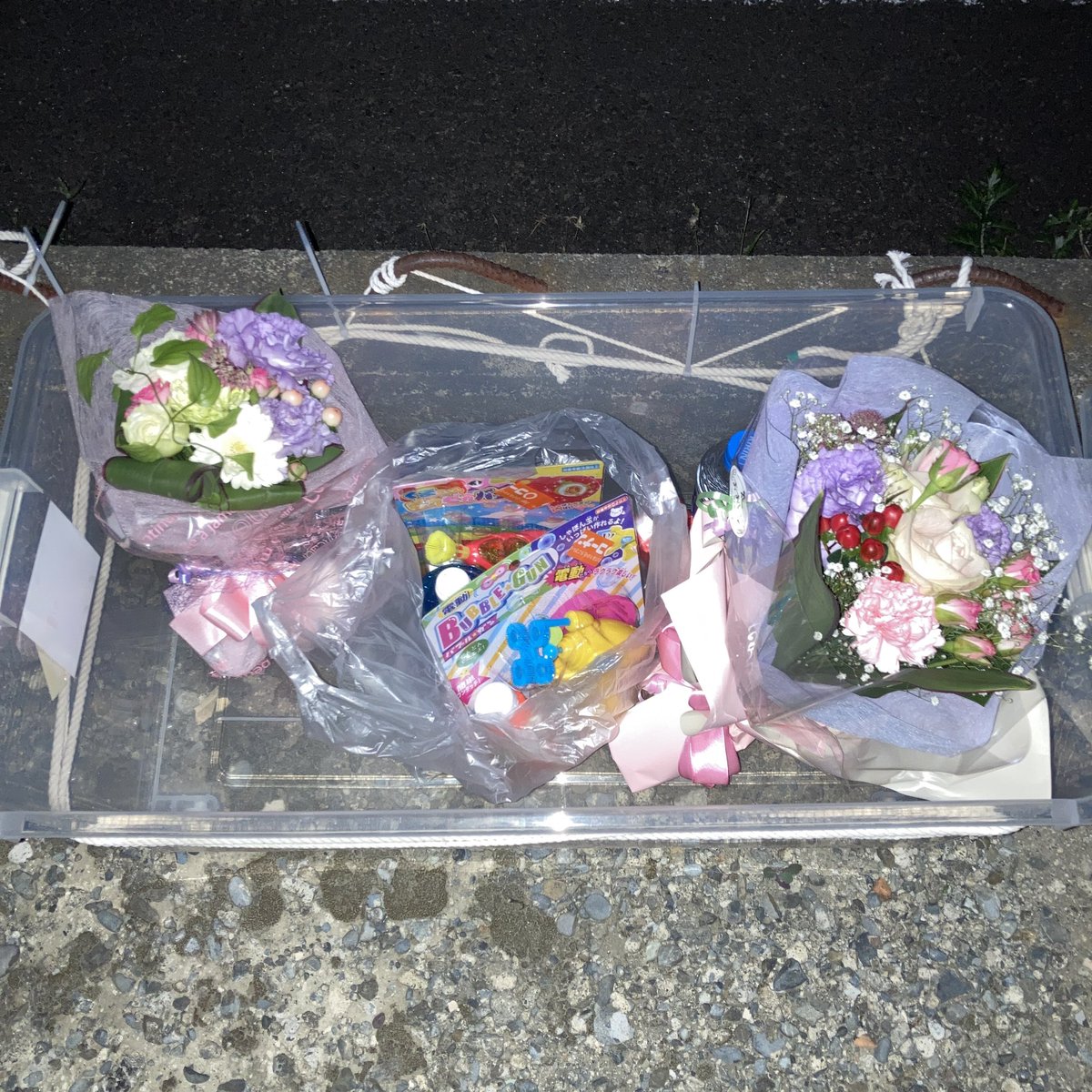 kishindounyo's tweet photo. 本日5日は千奈の月命日でした。
沢山の献花や供物をありがとうございました。

私達宛のお手紙も読ませていただきました。
以前いただいたお手紙も大切に全て保管しております。

どうかお元気で、いつの日にか。 https://t.co/WRcih1Wd3P