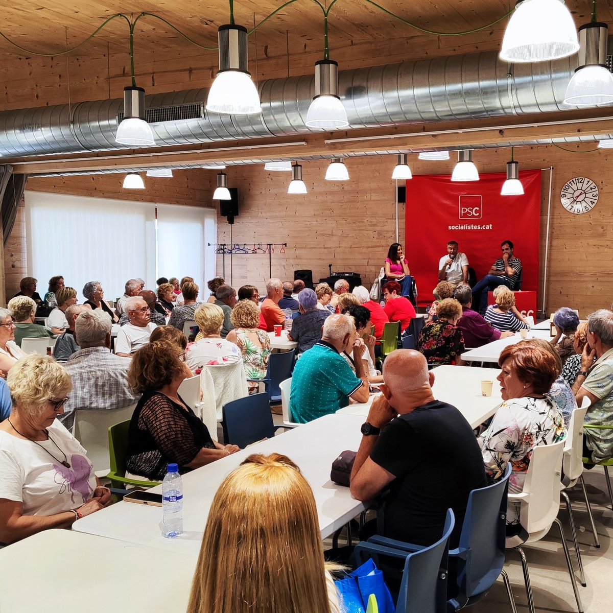 pscllicamunt's tweet photo. Ahir dimarts vam parlar sobre com ens afecten les polítiques europees al municipi a l'acte 'D'Europa a Lliçà d'Amunt' amb la Diputada del PSC al Parlament @NiuboEsther, l'Alcalde @IgnasiSimon i el Vice-primer Secretari del PSC Lliçà d'Amunt @FRANSANCAST https://t.co/2QjFJevcKh