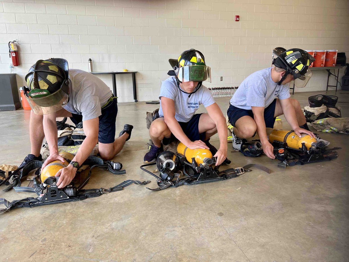 MSFireAcademy's tweet photo. #Class210 Beginning the day with PPE inspection and Daily inspection of an SCBA. #MSFA https://t.co/IB9eAjW2NN