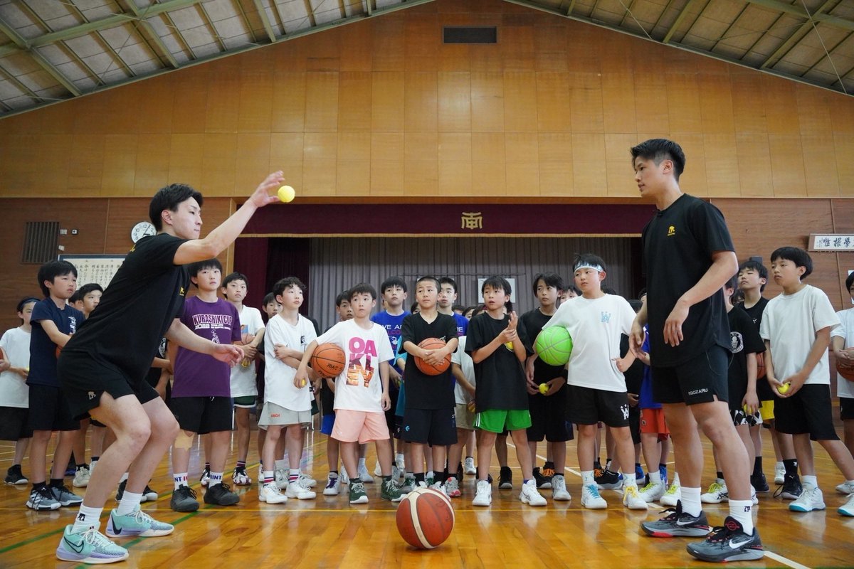 w_daiki12's tweet image. ONE PROJECT 2024🏀
地元貢献活動の一環として、5/25-26に岡山県で小学生を対象にクリニックをさせて頂きました。
その様子がWILLのYouTubeにアップされているので、よかったら見てください！
#ONEPROJECT
#WILL
#EGOZARU
@WILL_3x3 

👀👇👇👇 

youtu.be/JKTx96hdbk4?si…